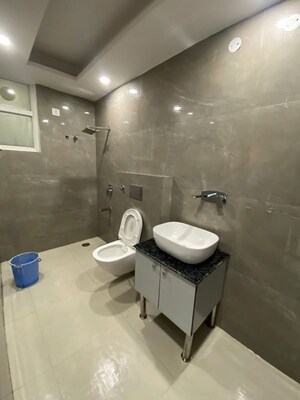 Team Area in 3 BHK Apartment at Malwa Escon Primera, International Airport Road – for Rent