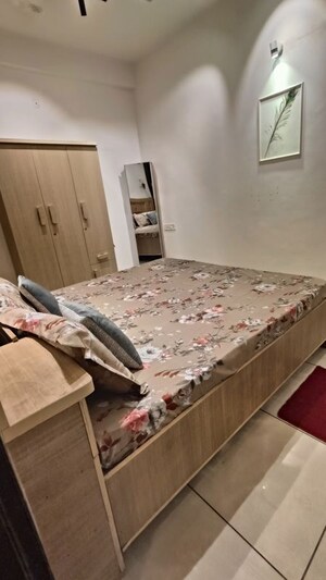 Bedroom in 1 BHK Builder Floor at Mahalaxmi Nagar – for Rent