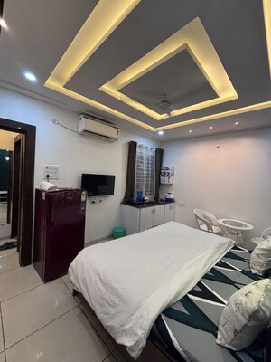 Room in 1 RK Builder Floor at Mahalaxmi Nagar – for Rent