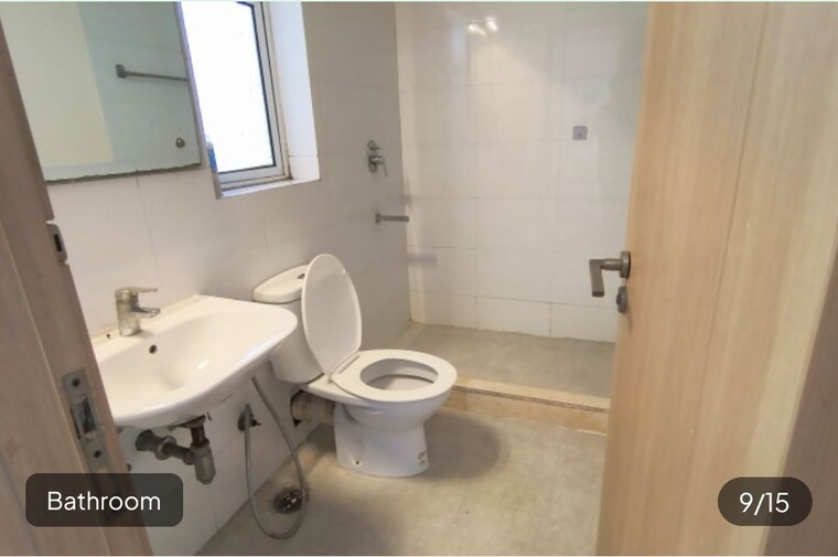 Bathroom, dlf-new-town-heights-ii 3.5 Bedroom 1930 Sq.Ft. Apartment In Sector 86 Gurgaon 10781059