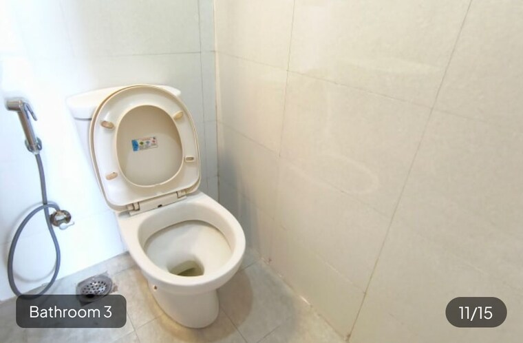 Bathroom, dlf-new-town-heights-ii 3.5 Bedroom 1930 Sq.Ft. Apartment In Sector 86 Gurgaon 10781059