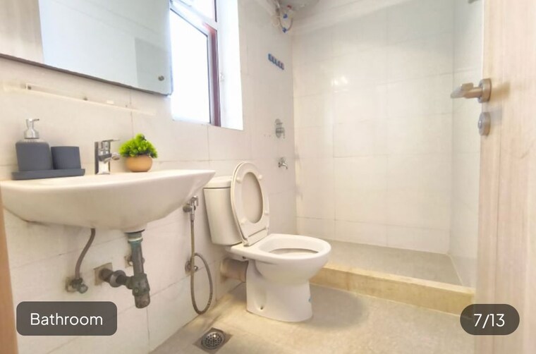 Bathroom, dlf-new-town-heights-ii 3.5 Bedroom 1930 Sq.Ft. Apartment In Sector 86 Gurgaon 10781068
