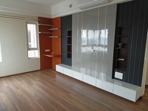 Room in 3 BHK Apartment at Koncept The Botanika, Gachibowli – for Rent