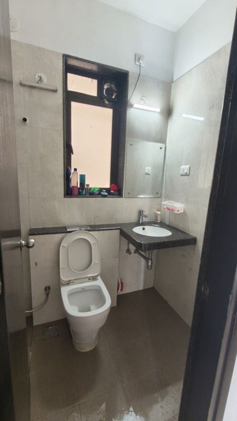 Bathroom, cci-rivali-park 3 Bedroom 893 Sq.Ft. Apartment In Borivali East Mumbai 10781091