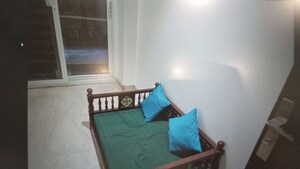 Room in 4 BHK Builder Floor at Kailash Colony – for Rent
