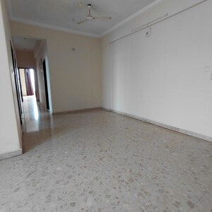 Furnished Amenities in 3 BHK Apartment at Satellite Tower, Goregaon East – for Rent