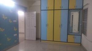 Room in 4 BHK Apartment at Jubilee Hills – for Rent