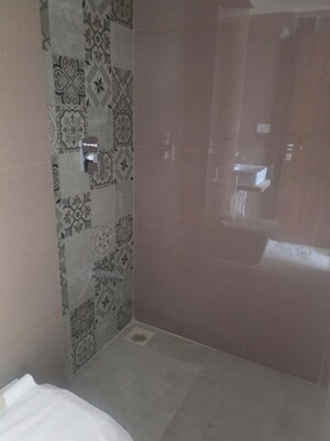 Room in 2 BHK Apartment at Group Satellite Elegance, Goregaon East – for Rent