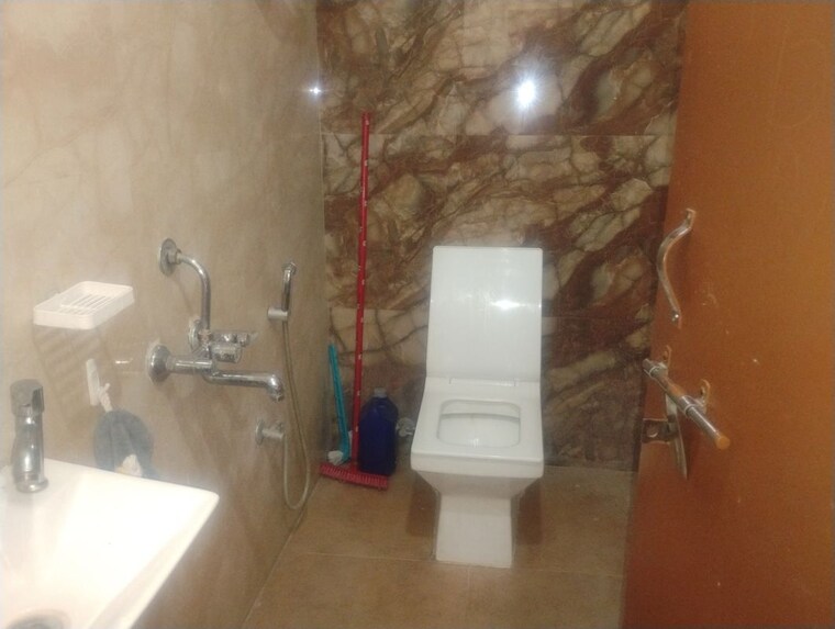 Bathroom, abhinav-apartments-manikonda 3 Bedroom 2200 Sq.Ft. Apartment In Manikonda Hyderabad 10781247