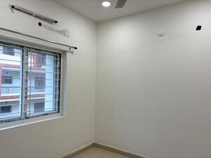 Room in 2 BHK Builder Floor at Kondapur – for Rent