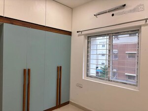 Room in 2 BHK Builder Floor at Kondapur – for Rent