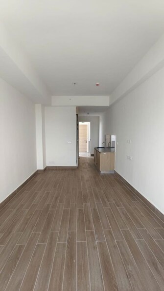 1 RkApartment For Rent in Gaur Aerocity in Gaur Yamuna City, Greater Noida
