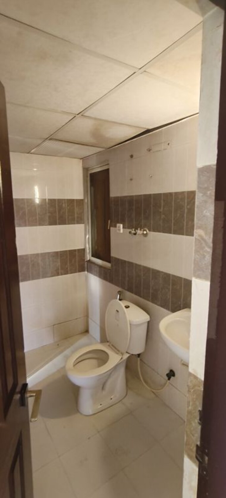 Bathroom, jm-orchid 3 Bedroom 1472 Sq.Ft. Apartment In Sector 76 Noida 10781509