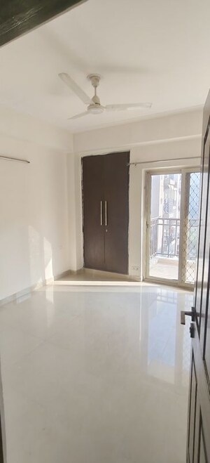 3 BHK Apartment For Rent in Jm Orchid, Sector 76