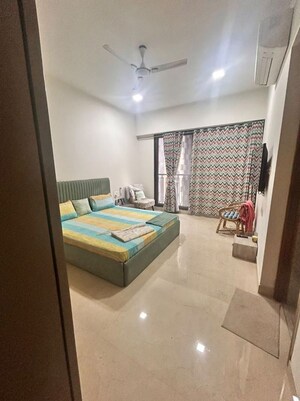 Bedroom in 5 BHK Apartment at Mirchandani Triton, Santacruz West – for Rent