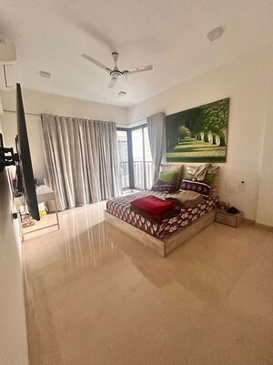 Living Room in 5 BHK Apartment at Mirchandani Triton, Santacruz West – for Rent