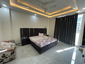 Bedroom in 4 BHK Builder Floor at Sector 57 – for Rent