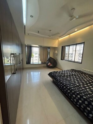 Bedroom in 3 BHK Apartment at Santacruz West – for Rent