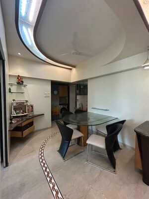 Room in 3 BHK Apartment at Santacruz West – for Rent
