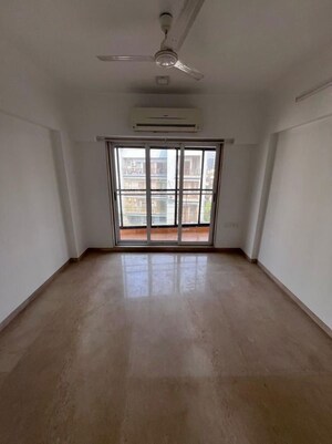Room in 3 BHK Apartment at Ankur Rajdoot, Khar West – for Sale
