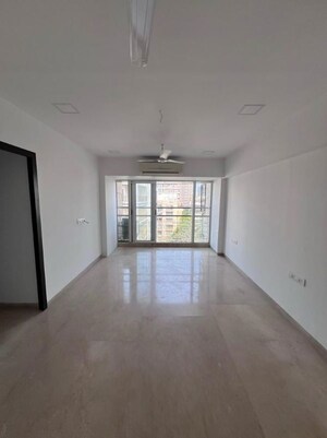 Room in 3 BHK Apartment at Ankur Rajdoot, Khar West – for Sale