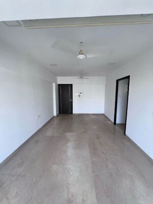 Room in 3 BHK Apartment at Ankur Rajdoot, Khar West – for Sale