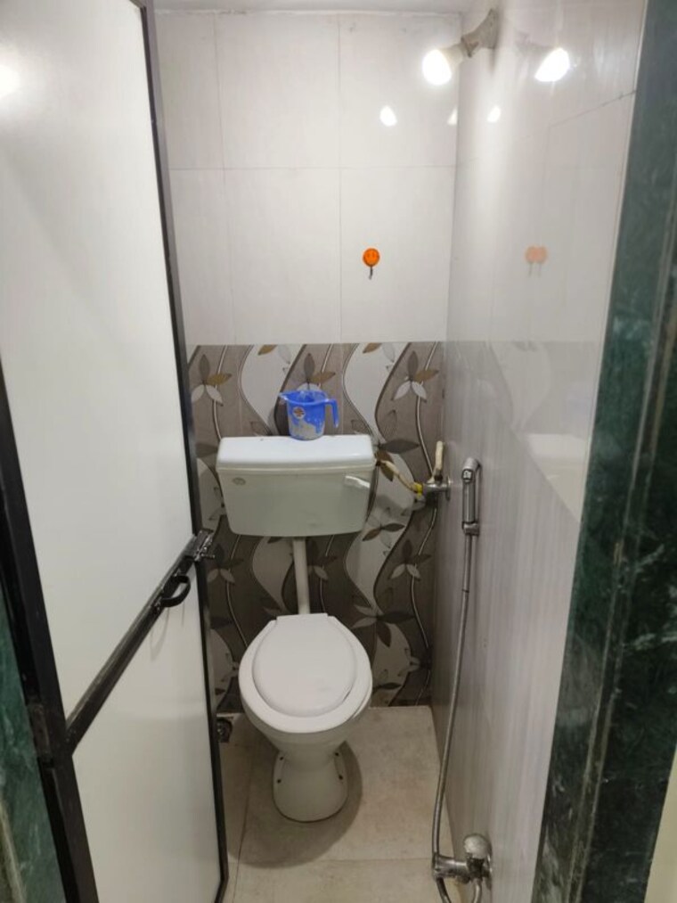 Bathroom, rna-ng-regency-phase-i 1 Bedroom 585 Sq.Ft. Apartment In Balkum Pada Thane 10781600
