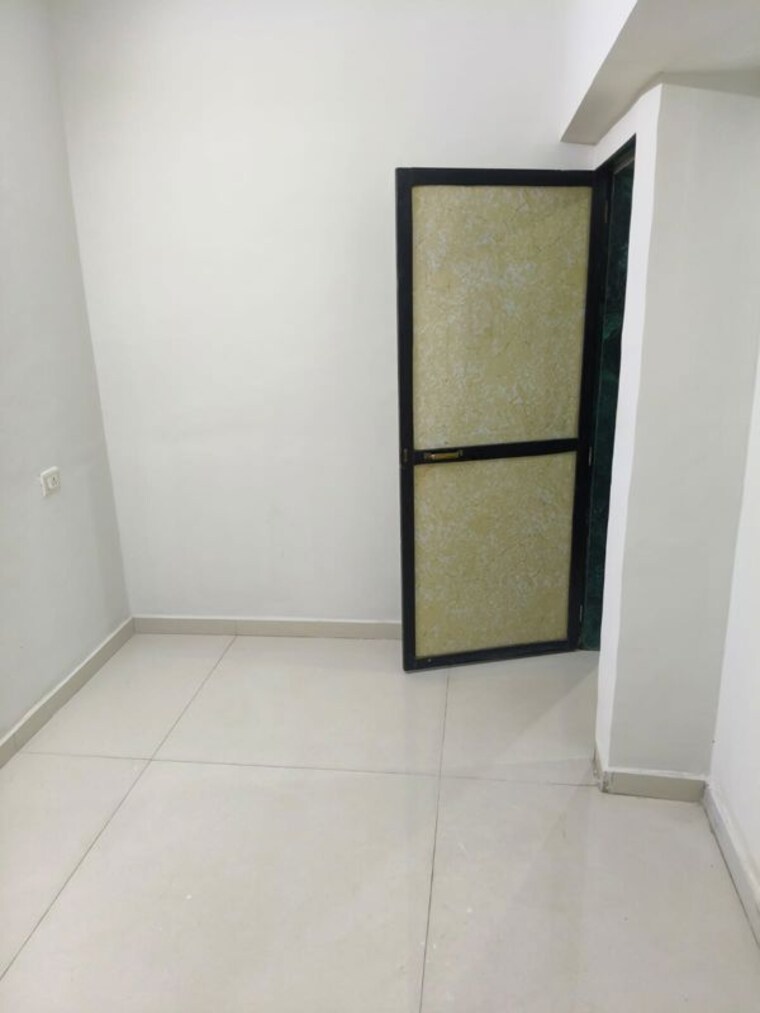 Room, rna-ng-regency-phase-i 1 Bedroom 585 Sq.Ft. Apartment In Balkum Pada Thane 10781600