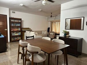 Team Area in 2 BHK Apartment at Prasad Prakalp Apartments, Khar West – for Sale