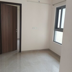 Room in 2 BHK Apartment at Piramal Vaikunth, Balkum Pada – for Rent