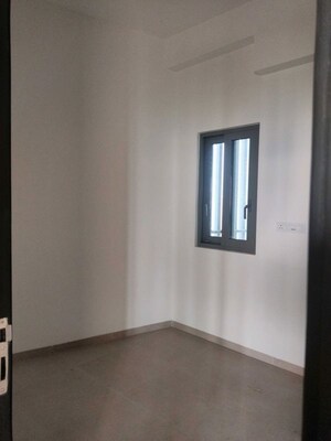 Room in 4 BHK Apartment at Piramal Mahalaxmi, Mahalaxmi – for Rent