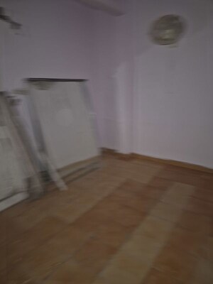 Room in 2.5 BHK Builder Floor at Mayur Vihar – for Rent