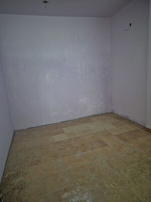 Room in 2.5 BHK Builder Floor at Mayur Vihar – for Rent