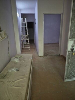 Hall in 2.5 BHK Builder Floor at Mayur Vihar – for Rent