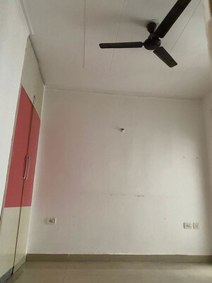 Furnished Amenities in 2.5 BHK Apartment at Gardenia Gateway, Sector 75 – for Rent