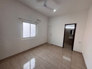 Room in 3 BHK Builder Floor at Nehru Enclave – for Rent