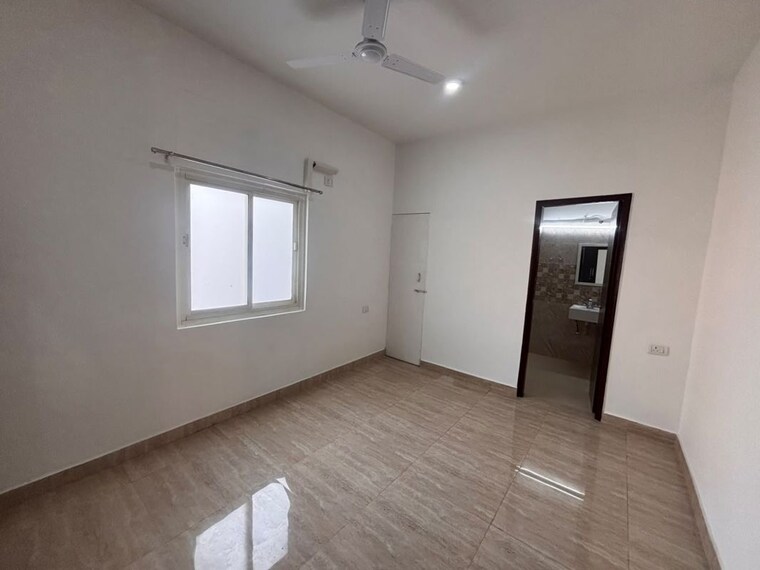 Room, nehru enclave 3 Bedroom 200 Sq.Yd. Builder Floor In Nehru Enclave Delhi 10781734