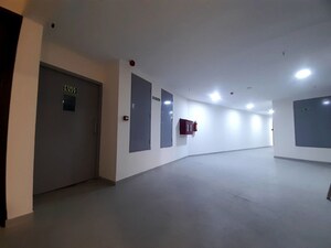 Room in 2 BHK Apartment at Group Satellite Elegance, Goregaon East – for Rent