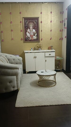 Team Area in 3 BHK Builder Floor at Greater Kailash I – for Rent