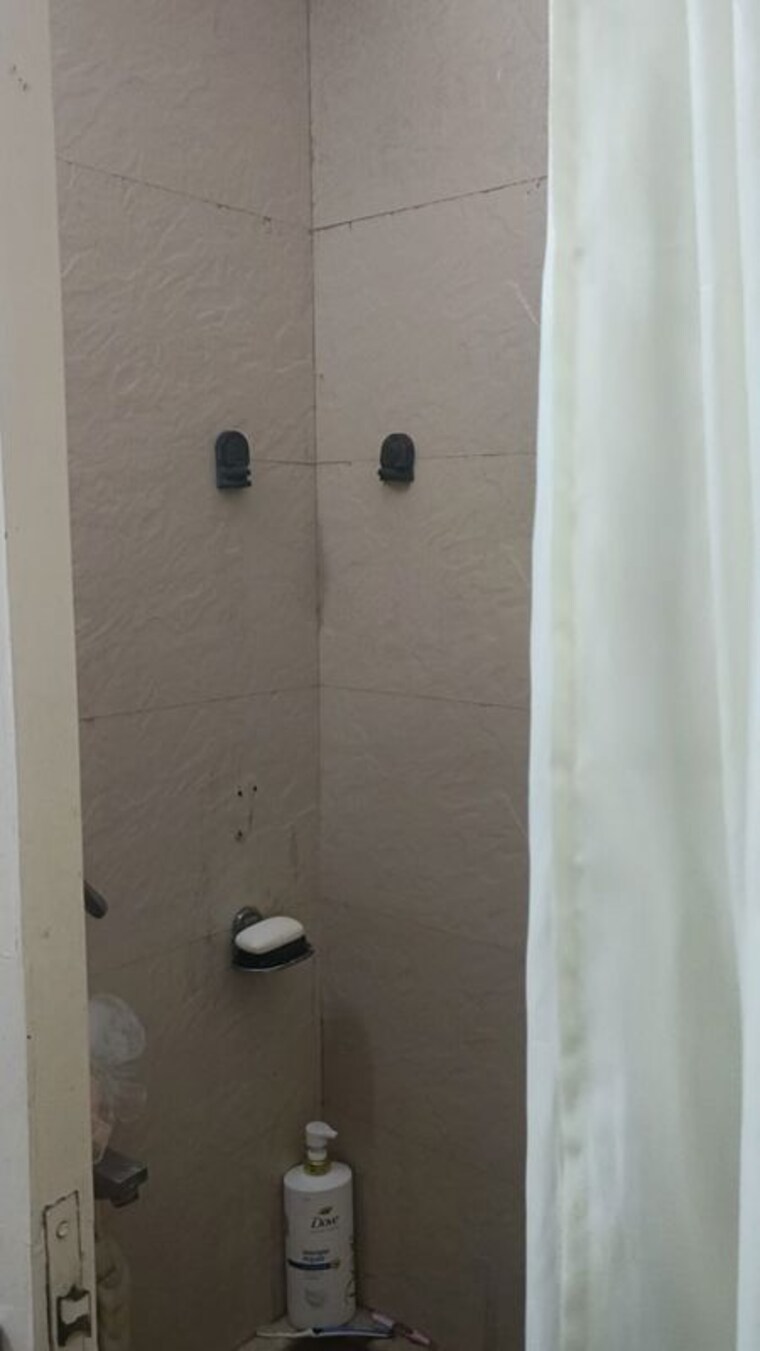 Bathroom, greater kailash i 3 Bedroom 208 Sq.Yd. Builder Floor In Greater Kailash I Delhi 10781728