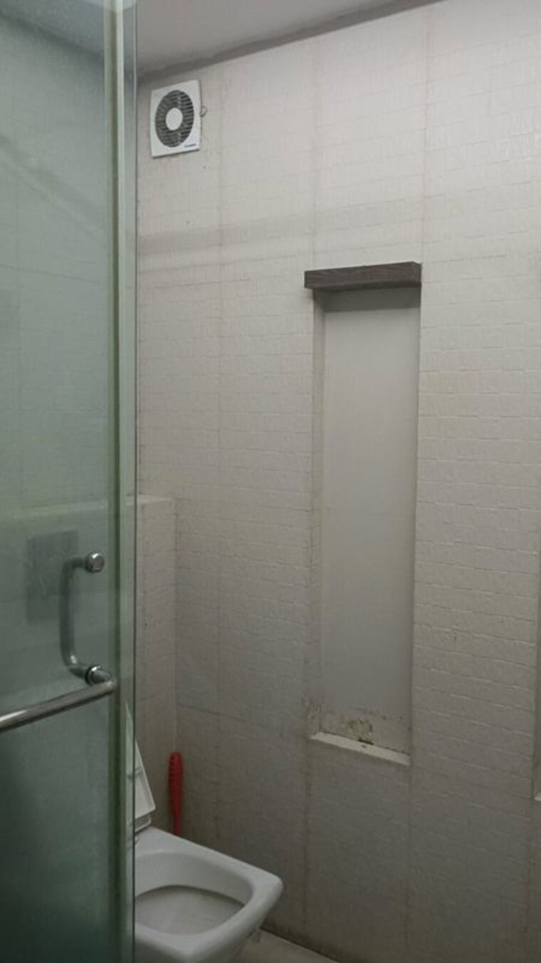 Bathroom, greater kailash i 3 Bedroom 208 Sq.Yd. Builder Floor In Greater Kailash I Delhi 10781728