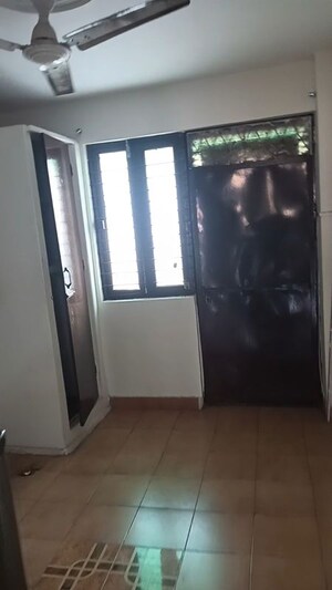 Room in 1 BHK Builder Floor at Lajpat Nagar I – for Rent