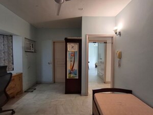 Room in 2.5 BHK Apartment at Malibu Town – for Sale
