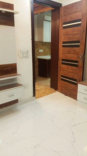 Room in 2 BHK Builder Floor at Nasirpur Dwarka – for Rent