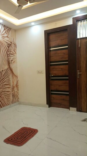 Room in 2 BHK Builder Floor at Nasirpur Dwarka – for Rent