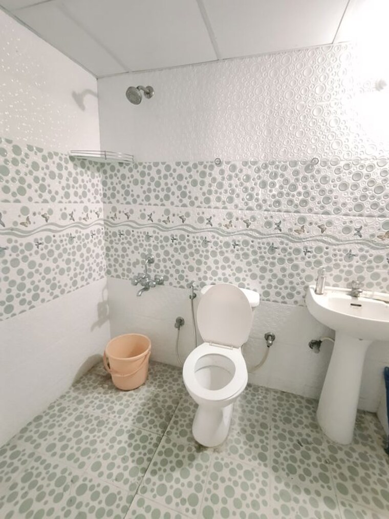 Bathroom, haralur road 3 Bedroom 1500 Sq.Ft. Apartment In Haralur Road Bangalore 10781769