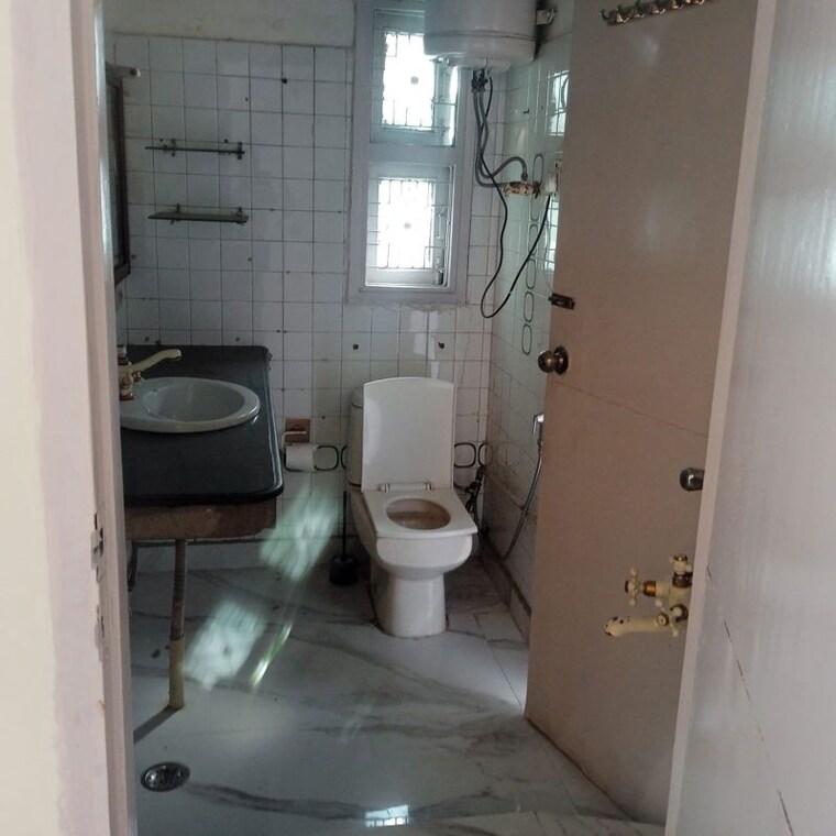 Bathroom, greater kailash ii 2 Bedroom 160 Sq.Yd. Builder Floor In Greater Kailash ii Delhi 10781780