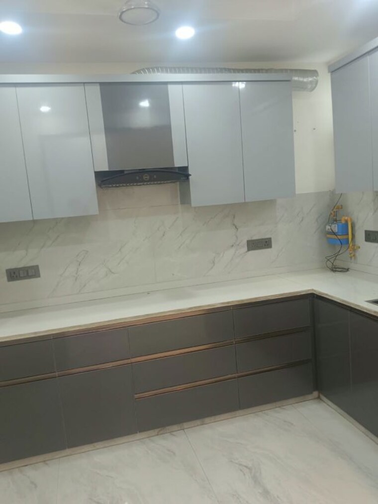 Kitchen, chittaranjan park 3 Bedroom 2000 Sq.Ft. Builder Floor In Chittaranjan Park Delhi 10779151