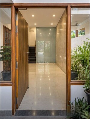  5 BHK Villa at Vikash Khand – for Rent