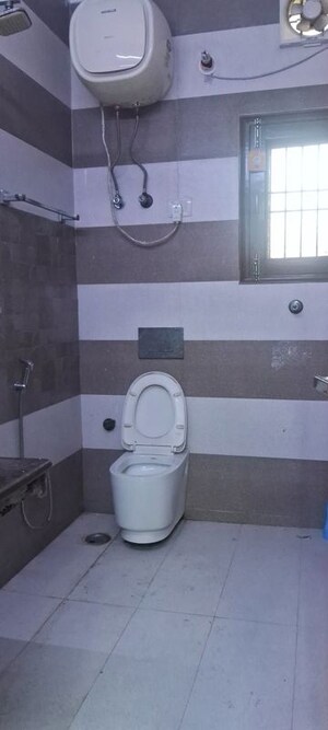Bathroom in 2.5 BHK Apartment at Sarita Vihar – for Rent